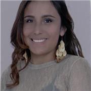 Profesora de Derecho con profundización en derecho constitucional para estudiantes de derecho